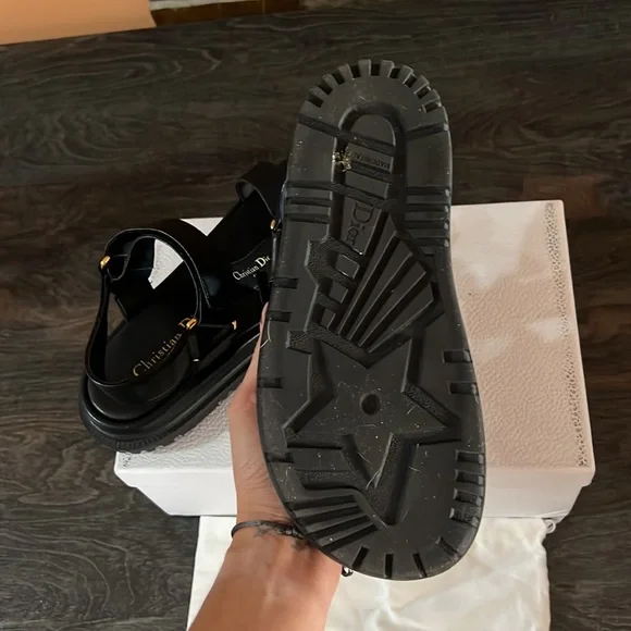 COPY - Like new D Wave Sandals (worn twice) - Picture 3 of 9